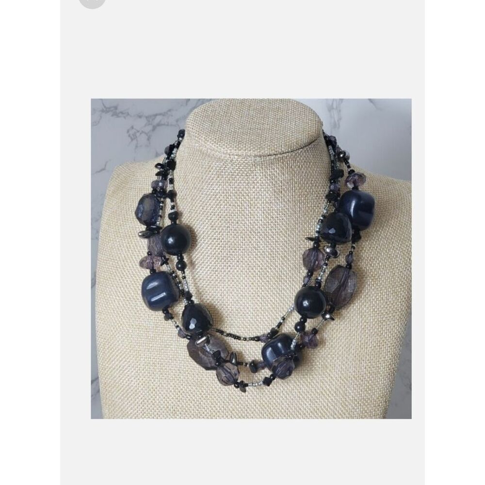 TRIPLE STRAND BEADED NECKLACE 